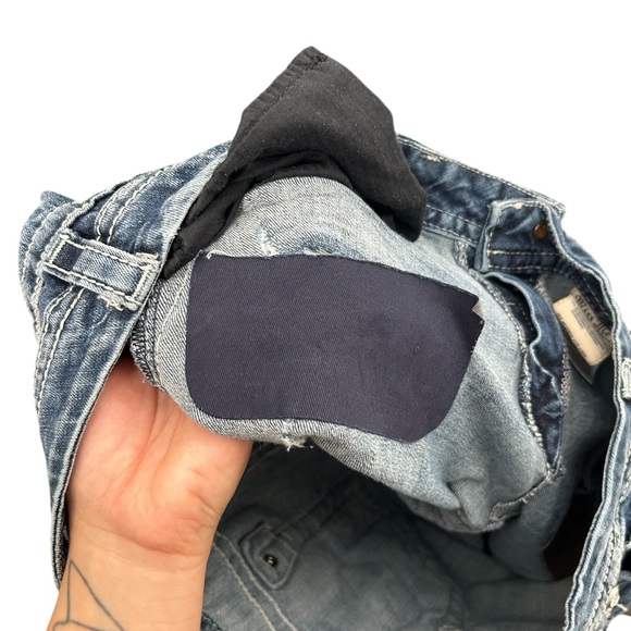 Miss Me Mid Rise Easy Crop Embellished y2K Capri Size 32 Silver Tag Distressed - Picture 13 of 13